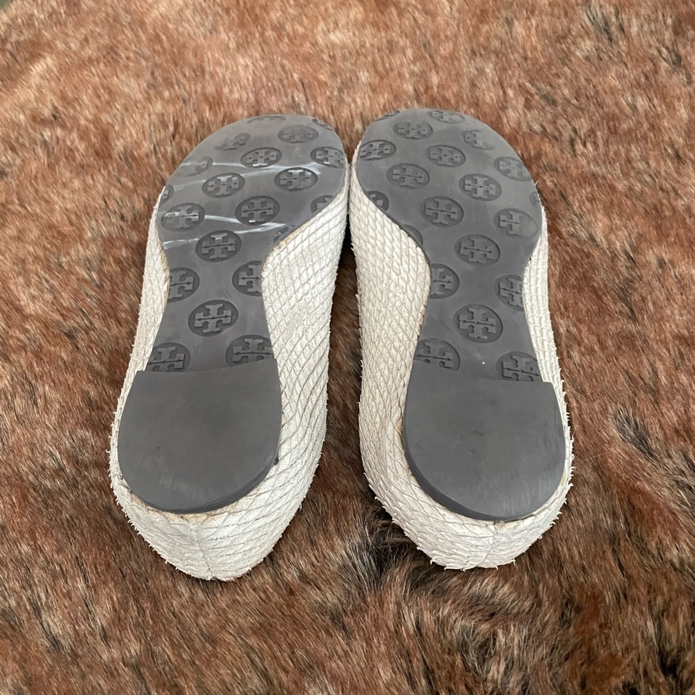 Tory Burch Reva Distressed Python Flats Size 7 - image 4